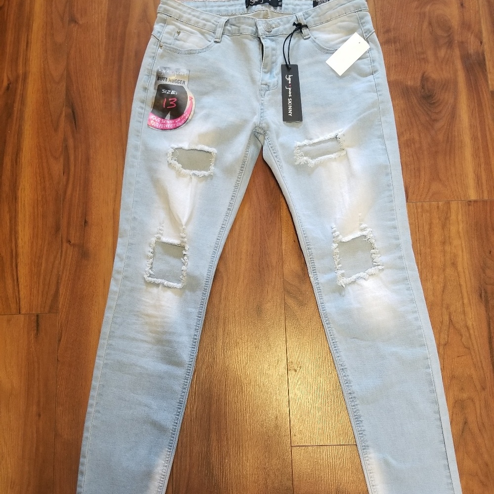 Jeans - Picture 2 of 3